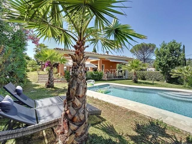 Vente villa Mandelieu aperçu mer domaine privé