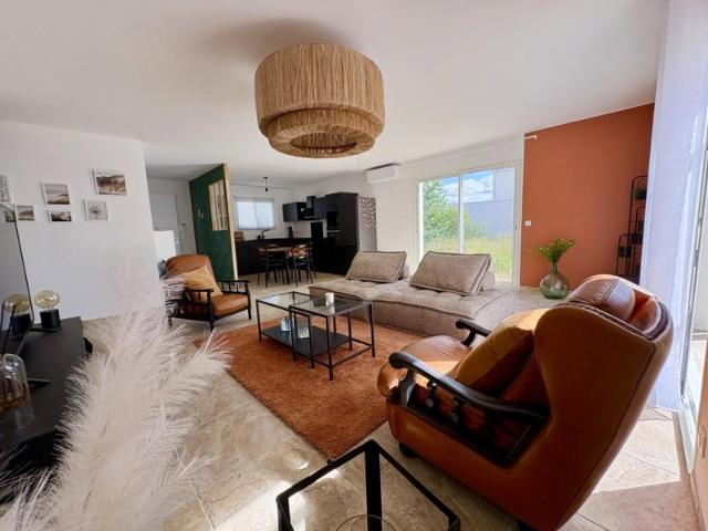 Vente villa plain pied d'environ 81m2 sur 270m2 de terrain