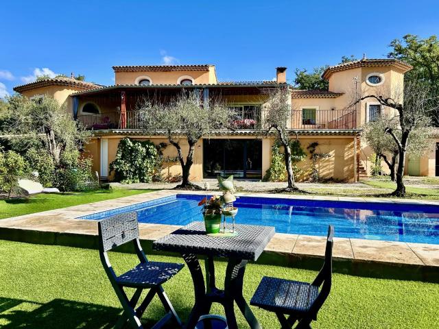 Vente Villa Saint Cézaire sur Siagne avec piscine 240m² Saint Cézaire sur Siagne