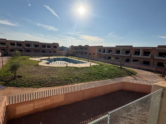 Vente villa semie finie à Route de Tahanaout piscine collective