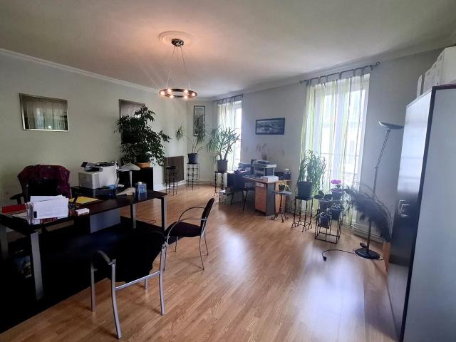 Vente à Cusset appartement 4 pièces de 106m² au 1er étage d'une