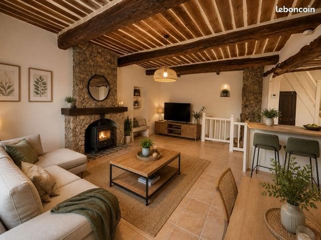 Vente à terme libre – Maison de village de type 3 rénovée avec charme et authenticité Le Val