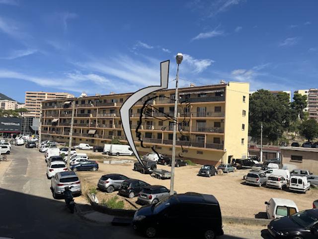 Vente Appartement 4 pièces 66.7 m2 Ajaccio