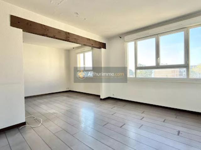 Vente Appartement 4 pièces 66.01 m2 Frejus