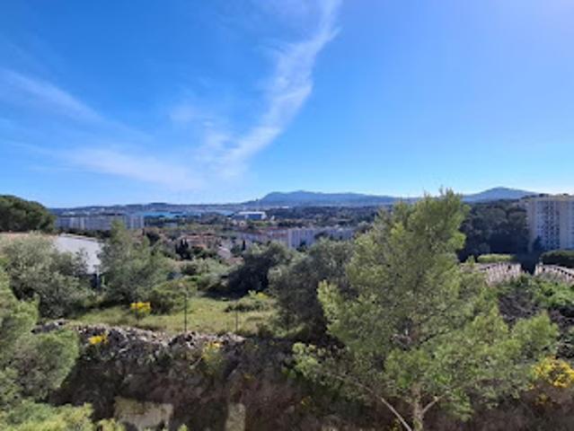 Vente Appartement 4 pièces 69 m2 Toulon