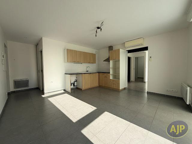 Vente Appartement 4 pièces 73.6 m2 Gémozac