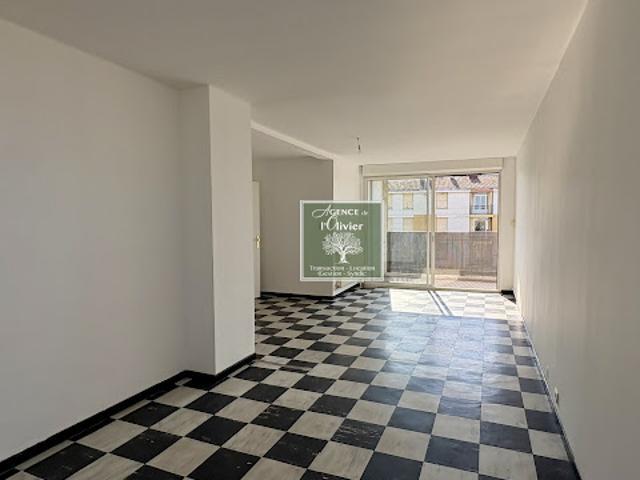 Vente Appartement 4 pièces 73 m2 Arles