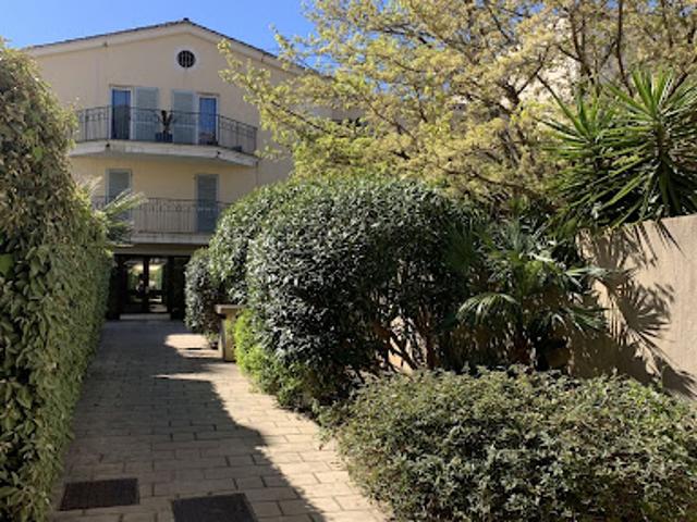 Vente Appartement 4 pièces 73 m2 Hyeres