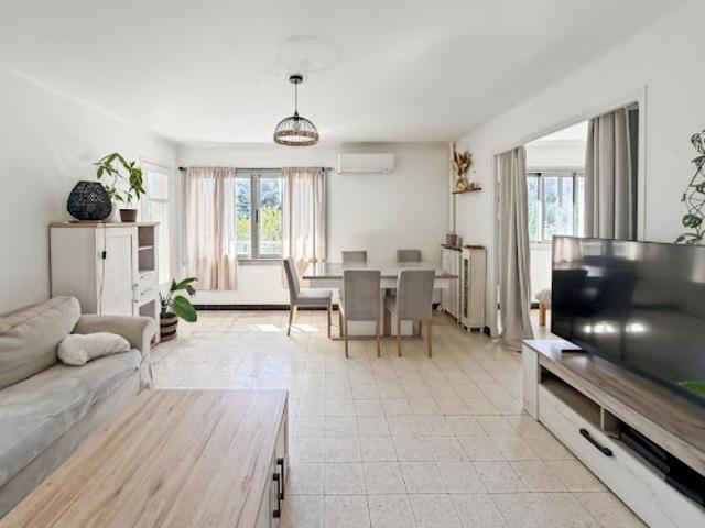 Vente Appartement 4 pièces 70.84 m2 Hyeres