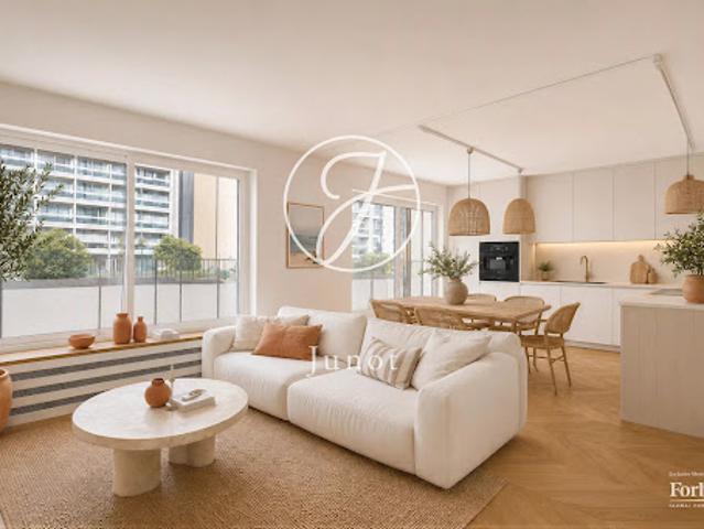 Vente Appartement 4 pièces 77.59 m2 Paris 15ème