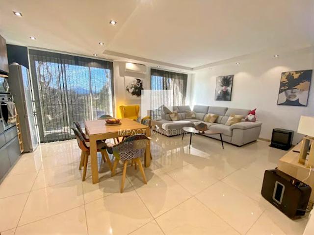Vente Appartement 4 pièces 75 m2 Hyeres