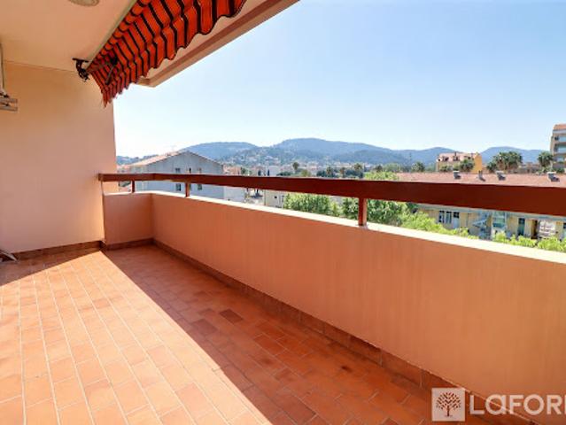 Vente Appartement 4 pièces 76.51 m2 Hyeres