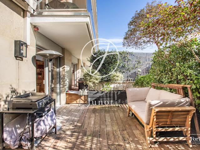 Vente Appartement 4 pièces 76.75 m2 Paris 15ème