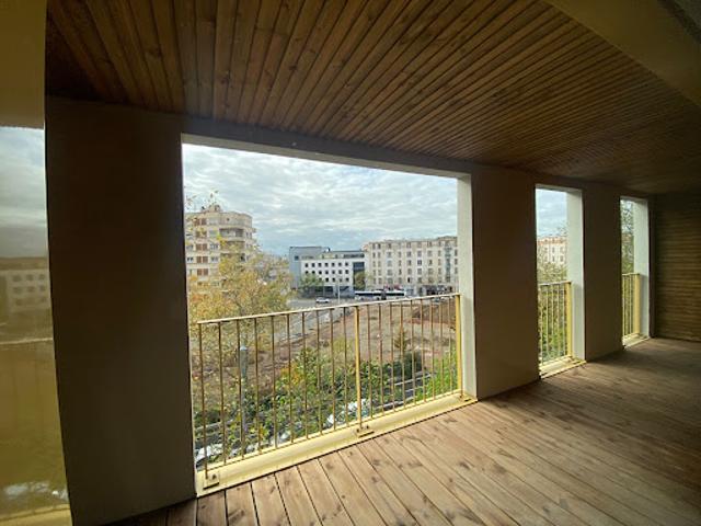 Vente Appartement 4 pièces 78 m2 Lyon 8ème