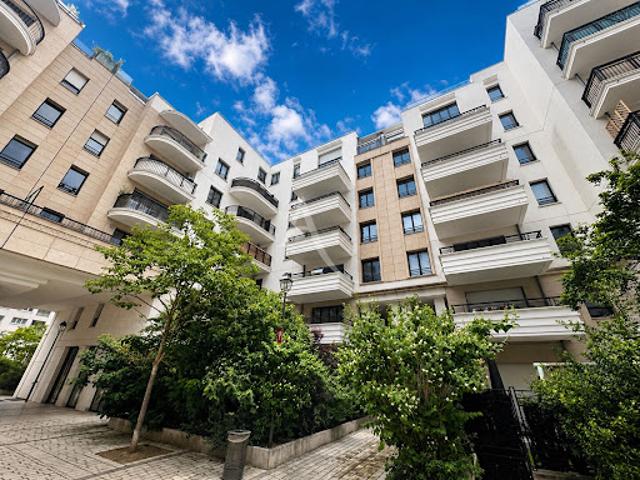 Vente Appartement 4 pièces 83 m2 Suresnes