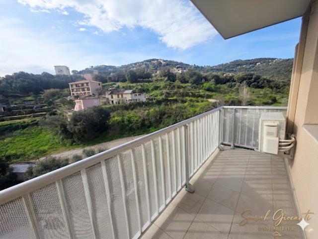 Vente Appartement 4 pièces 80 m2 Ajaccio
