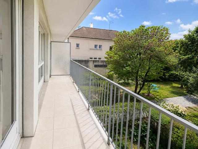 Vente Appartement 4 pièces 81.95 m2 Nanterre