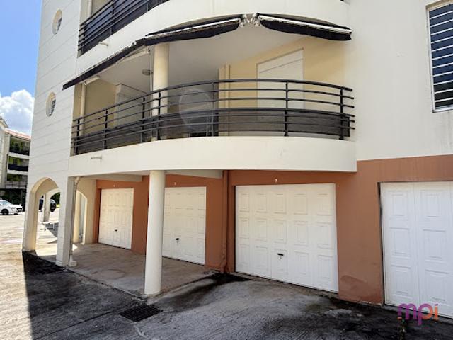 Vente Appartement 3 pièces 81 m2 Fort de france