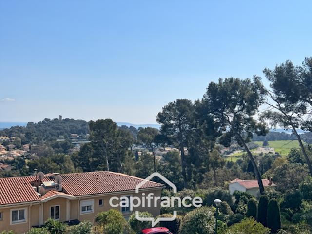 Vente Appartement 4 pièces 81 m2 Hyeres