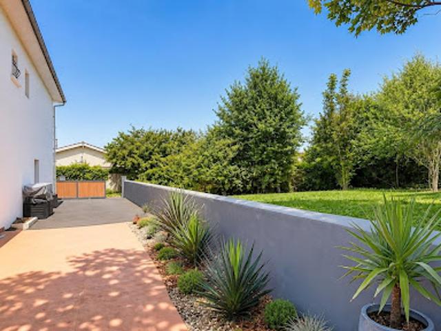 Vente Appartement 4 pièces 87 m2 Ambares et lagrave