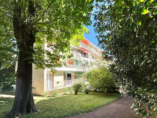 Vente Appartement 4 pièces 84.51 m2 Sevres