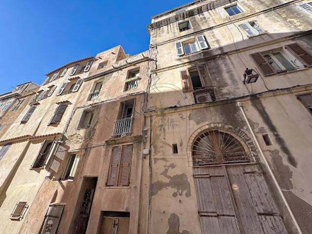Vente Appartement 4 pièces 84 m2 Bonifacio