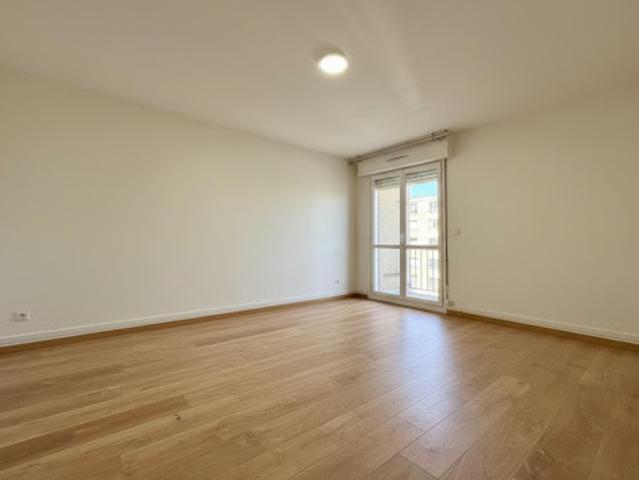 Vente Appartement 4 pièces 84 m2 Évry Courcouronnes