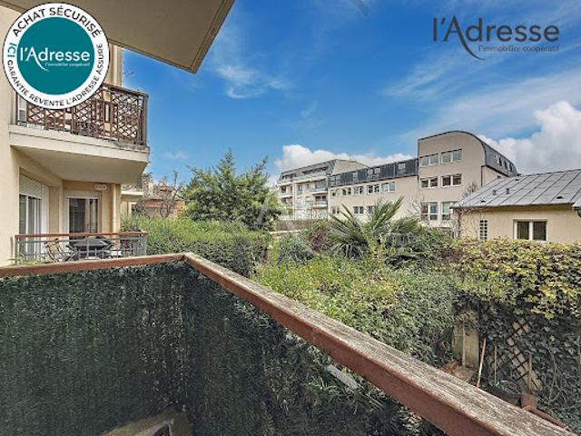 Vente Appartement 4 pièces 84 m2 Suresnes