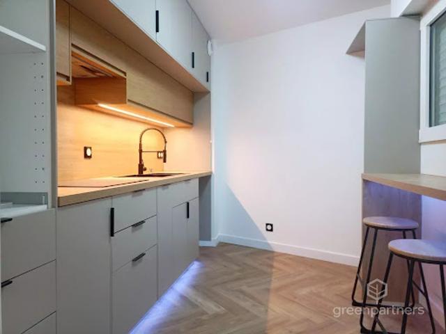 Vente Appartement 4 pièces 88.05 m2 Paris 20ème