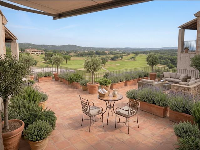 Vente Appartement 4 pièces 90 m2 Châteauneuf Grasse