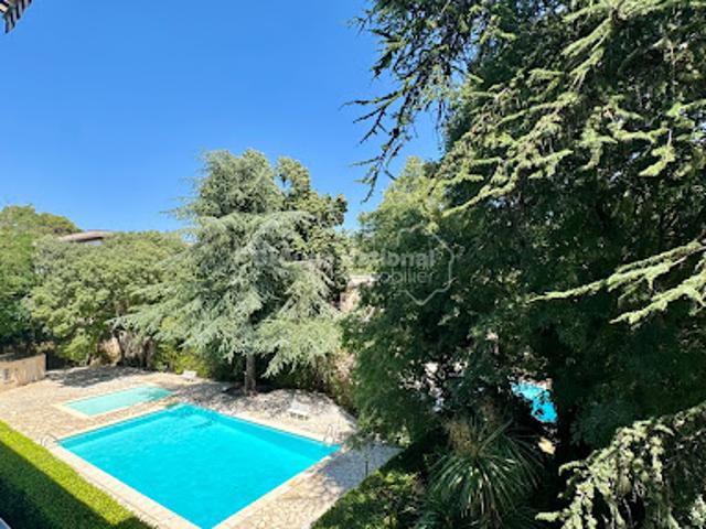 Vente Appartement 4 pièces 91 m2 Nimes