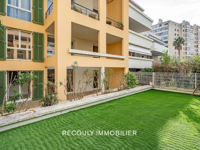 Vente Appartement 4 pièces 92 m2 Marseille 8ème