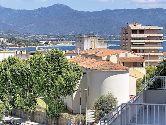 Vente Appartement 4 pièces 97 m2 Ajaccio