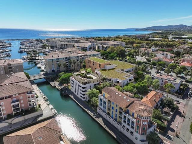 Vente Appartement 4 pièces 97 m2 Frejus