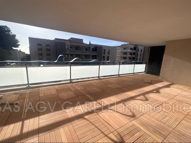 Vente Appartement 4 pièces 94.3 m2 Hyeres