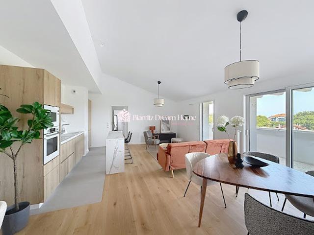 Vente Appartement 4 pièces 95.99 m2 Anglet