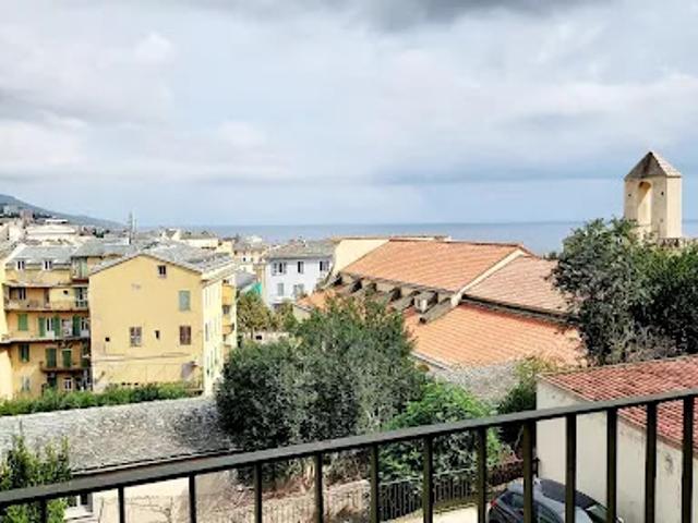 Vente Appartement 4 pièces 96 m2 Bastia