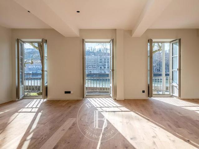 Vente Appartement 4 pièces 98.92 m2 Lyon 1er