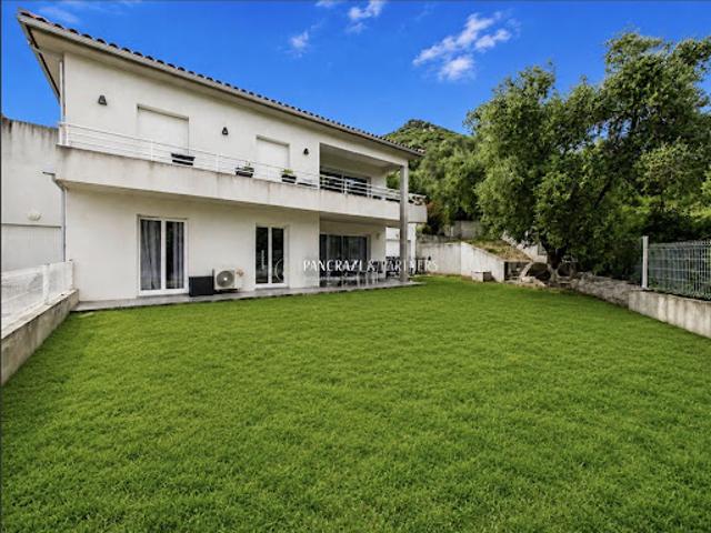 Vente Appartement 4 pièces 100 m2 Alata