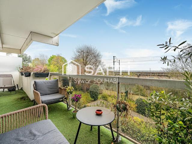 Vente Appartement 4 pièces 100 m2 Suresnes
