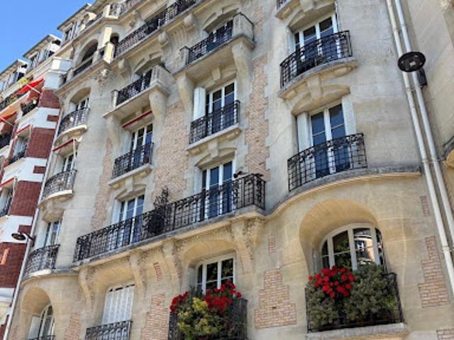 Vente Appartement 4 pièces 103.68 m2 Paris 18ème