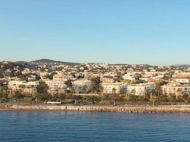 Vente Appartement 4 pièces 103 m2 Antibes