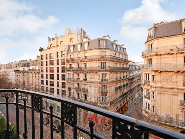 Vente Appartement 4 pièces 104.9 m2 Paris 18ème