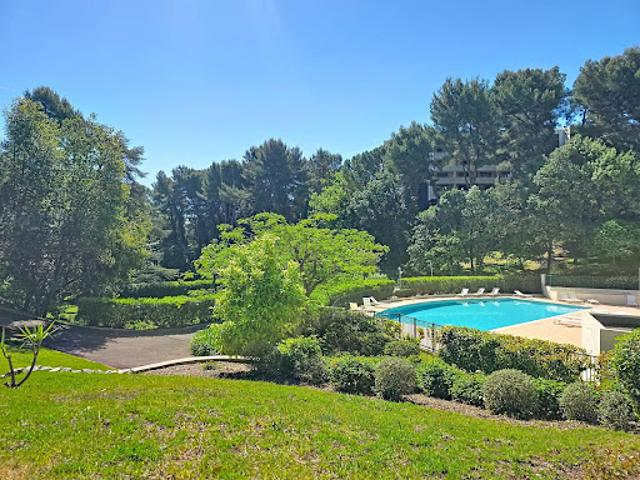 Vente Appartement 4 pièces 106 m2 Cannes la bocca