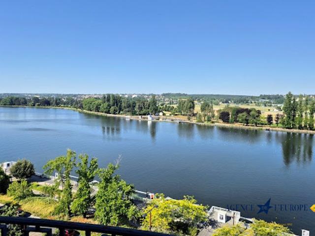 Vente Appartement 4 pièces 107.75 m2 Vichy
