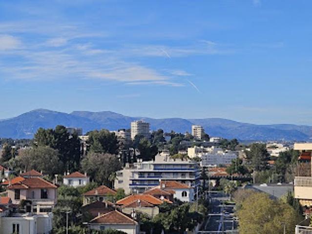 Vente Appartement 4 pièces 107 m2 Antibes