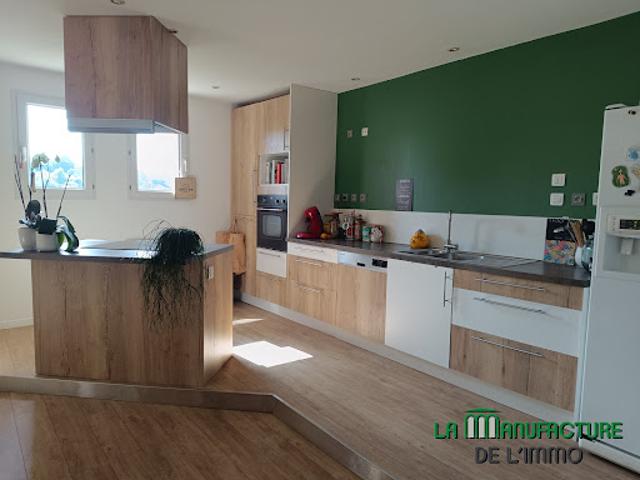 Vente Appartement 4 pièces 108.54 m2 Saint Victor Malescours