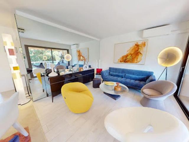 Vente Appartement 4 pièces 109 m2 Hyeres
