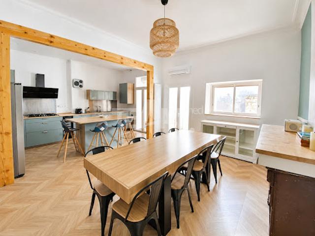 Vente Appartement 4 pièces 109 m2 Sète