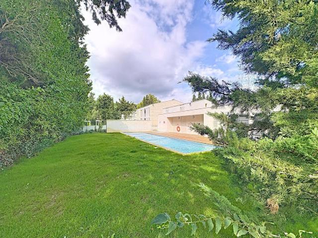 Vente Appartement 4 pièces 109 m2 Villeneuve les avignon